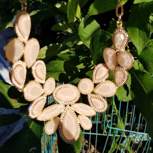 Cascade Happy Teardrop Statement NECKLACE - Picture 4 of 8